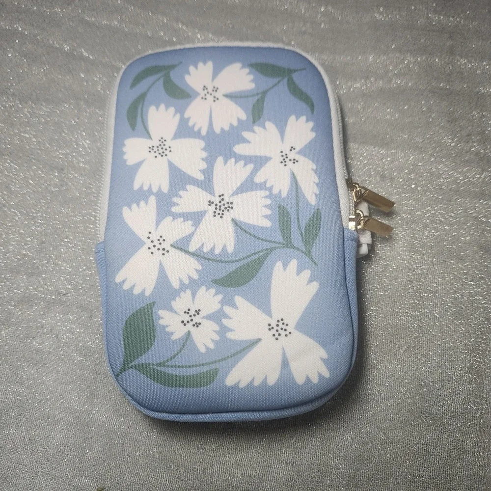 Blue Floral Neoprene Running Armband Phone Pouch Zippered Case Spring Pastel